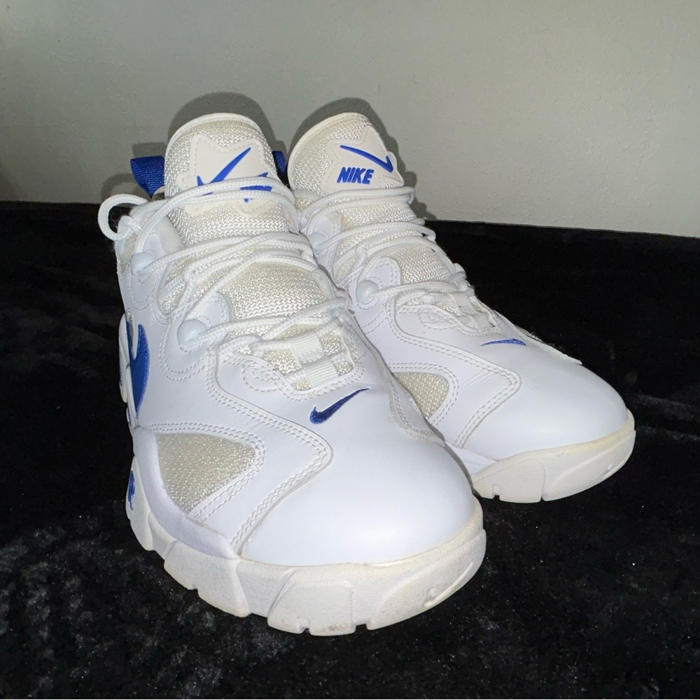 Nike Barrage Sneakers size 9 - Picture 4 of 5